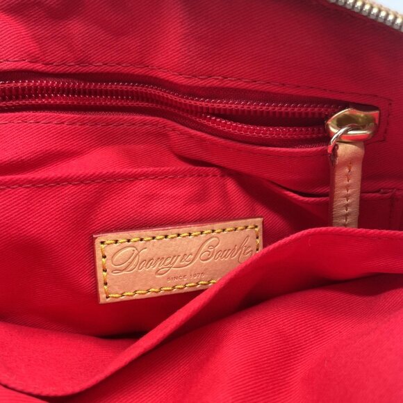 Dooney and Bourke Heart Crossbody Bag Mint Condition - Picture 6 of 7